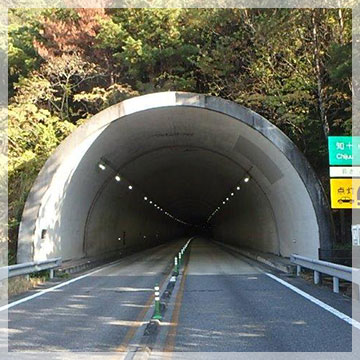 知十トンネル照明設備更新工事