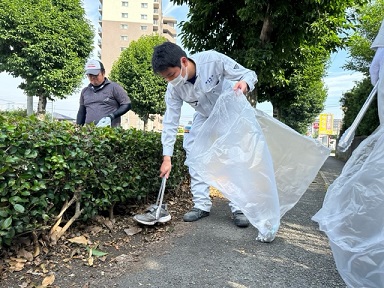 ロード・クリーン・ボランティア美化活動　ゴミ拾い